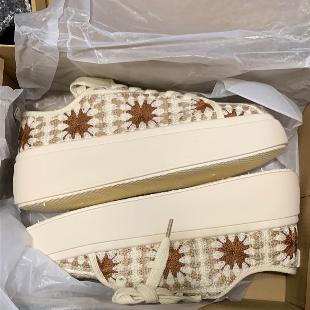 Crochet Platform Shoes - Picture 7 of 12